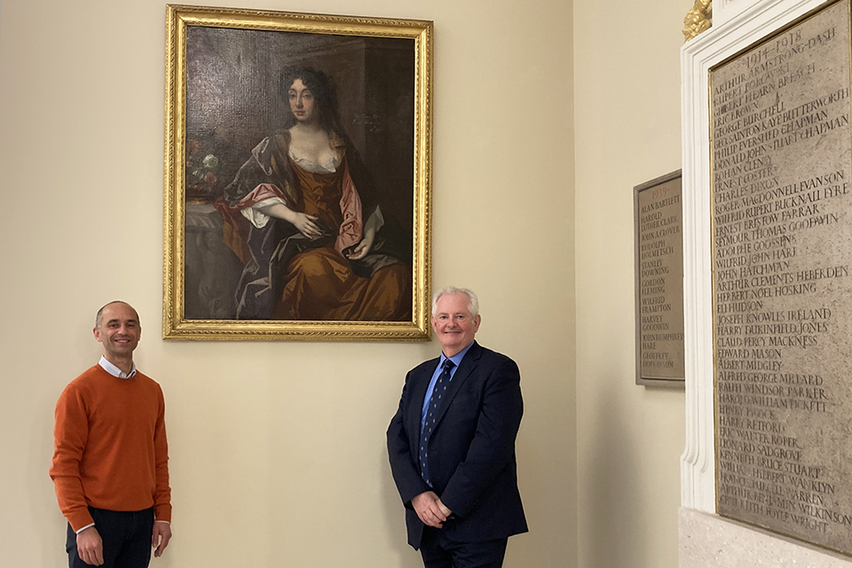 Professor Colin Lawson and Professor Gabriele Rossi Rognoni with portrait of Mary Harvey, Lady Dering at the RCM